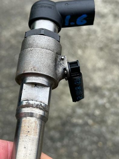 1.6 TDI injector