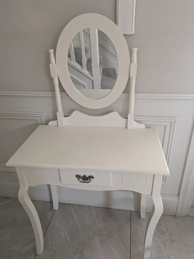 dressing table and stool