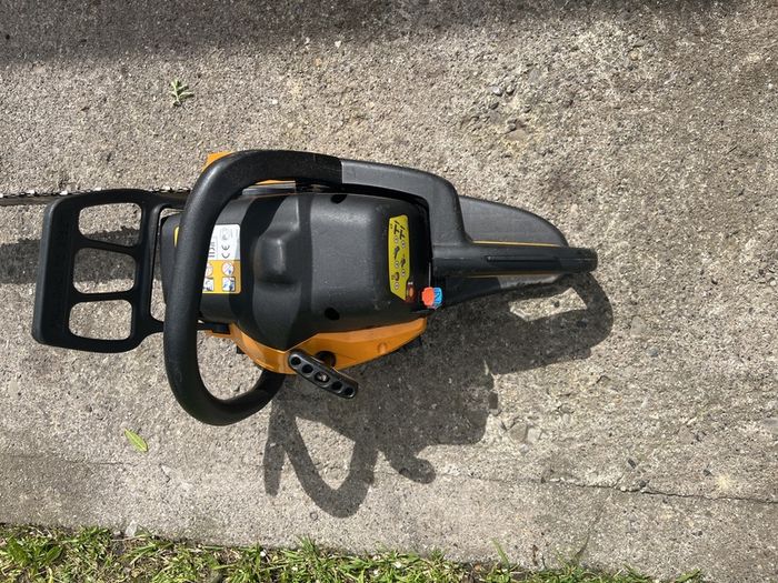 chainsaw mcculloch MAC 842