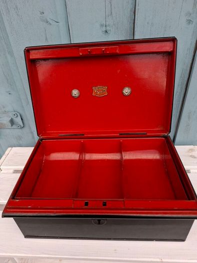 Vintage Cash Box