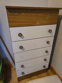 chest of drawers