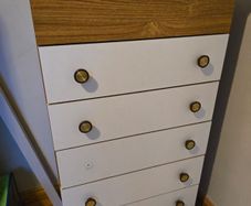chest of drawers