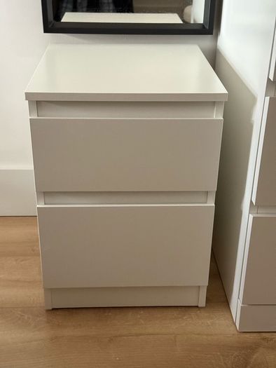 chest of 2 drawers