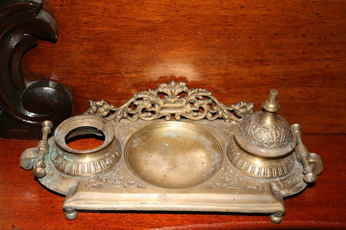Brass inkwell (29cm x 12cm)