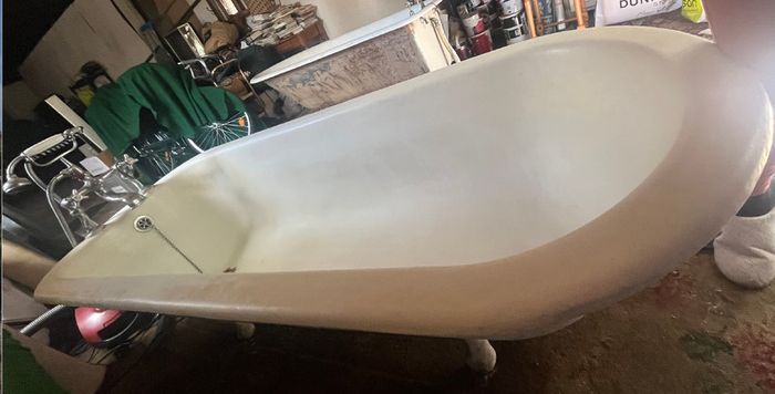 Antique Original Cast-Iron Bath (6ft)