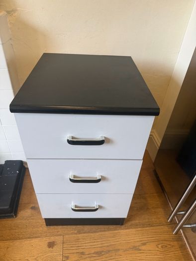 Bedroom Drawer/shelf set