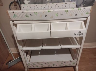 nappy changing table