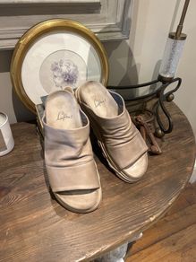 Lofina taupe leather ruched sliders eu 40