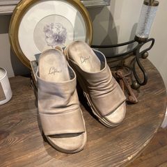 Lofina taupe leather ruched sliders eu 40