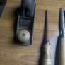 2 vintage planes 4 wood carving chisels Image 2
