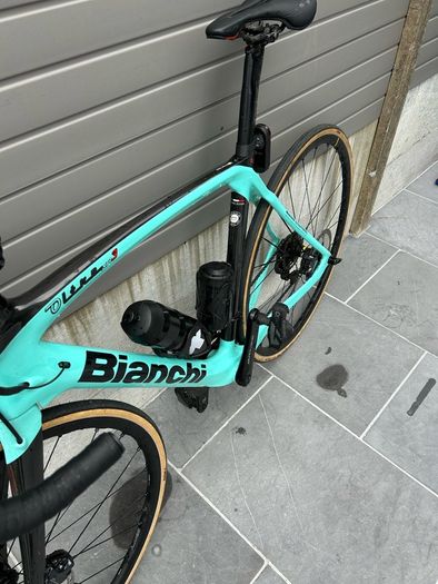 Bianchi Oltre XR3 Road Bike