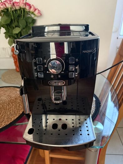 DeLonghi Magnifica S coffe machine