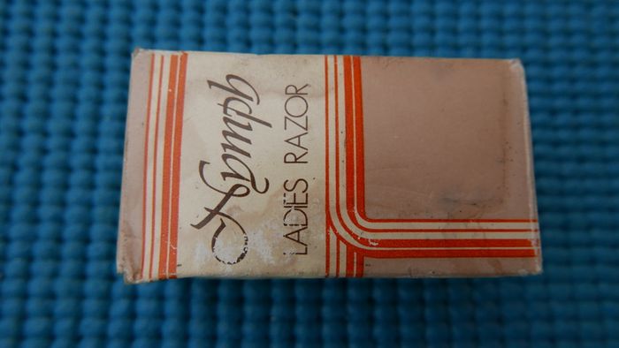Vintage 1950 NYMPH Ladies Travel Razor  Bakelite + Original Case and box