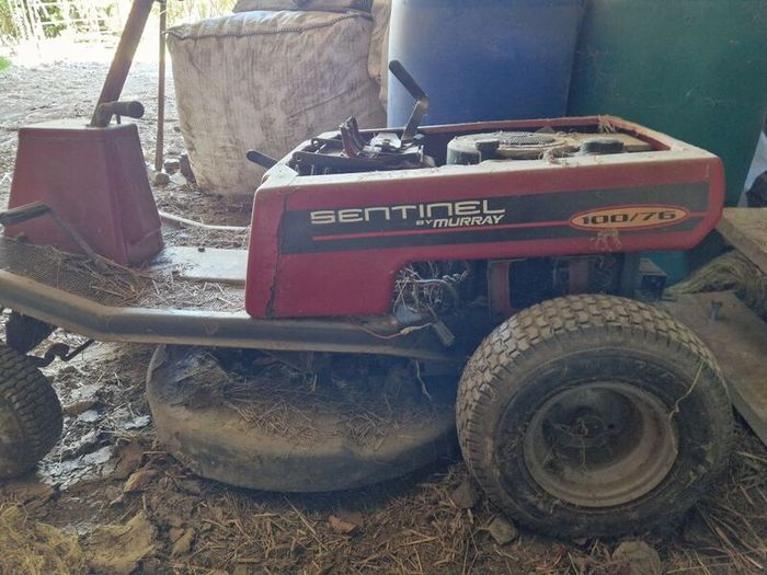 Ride on lawnmower