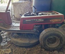 Ride on lawnmower