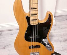 Squier modified 70's jazz bass (Duncan designed pups)