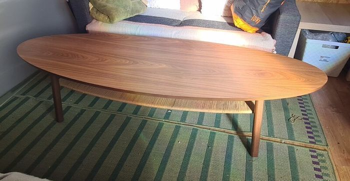 Oval coffee table