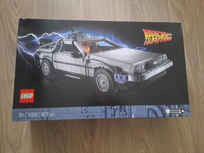 LEGO Icons 10300 Back to the Future Time Machine DeLorean