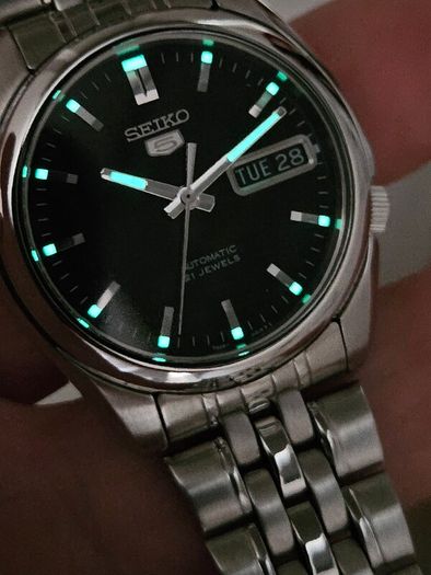 Watch Seiko 5 Automatic.