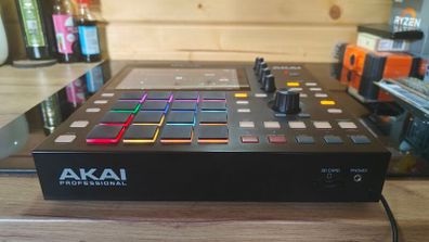 Akai MPC One Standalone Sampler / Sequencer (Near Mint / Updated to Latest MPC 3.9.1)