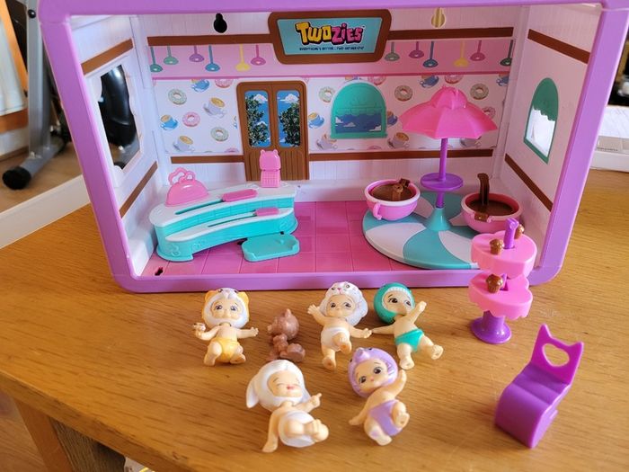 Twozies Cafe Playset