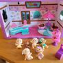 Twozies Cafe Playset Image 2