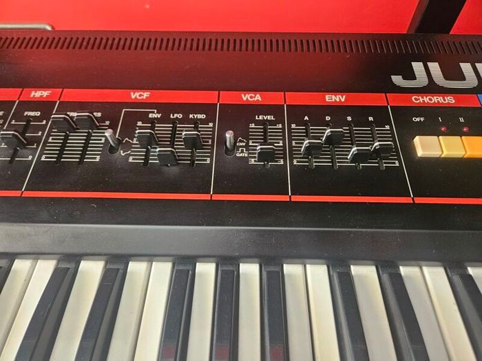 Roland Juno 60