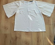 Beautiful Ladies Top size 14