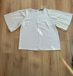 Beautiful Ladies Top size 14