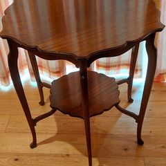 6-legged table