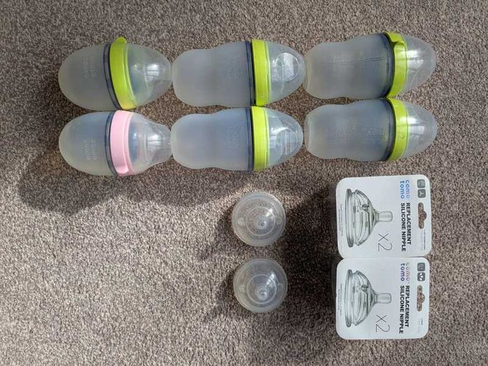 Como Tomo silicone baby bottles