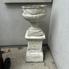 Ornamental flower pot