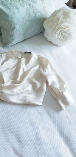 Zara Long Sleeve Cream Top - Small