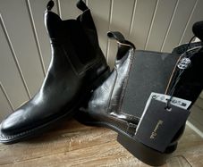Chelsea ankle boots Massimo Dutti size 5 brand new