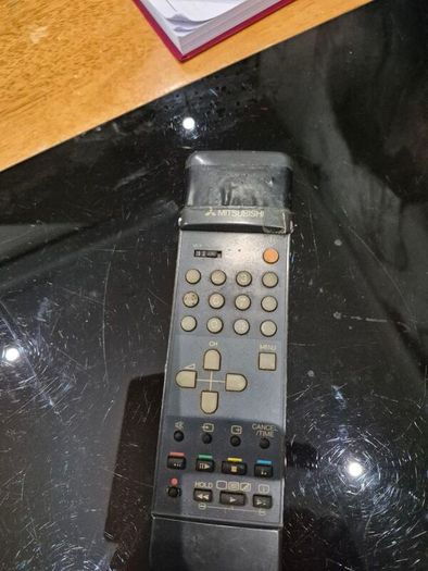 Vintage  20" Mitsubishi Tv & Remote