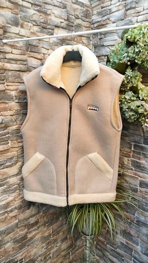 Country Flair winter gilet Size small but would fit medium Like new perfect condition Extremely warm, perfect for the winter