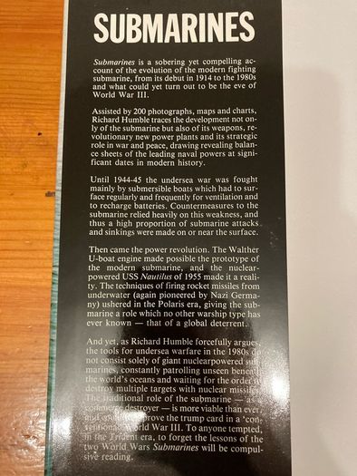War book 'Submarines.The Illustrated History'