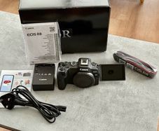 Canon EOS R8 ( still like brand new )
