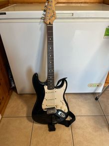 Roland GR 2A electric guitar