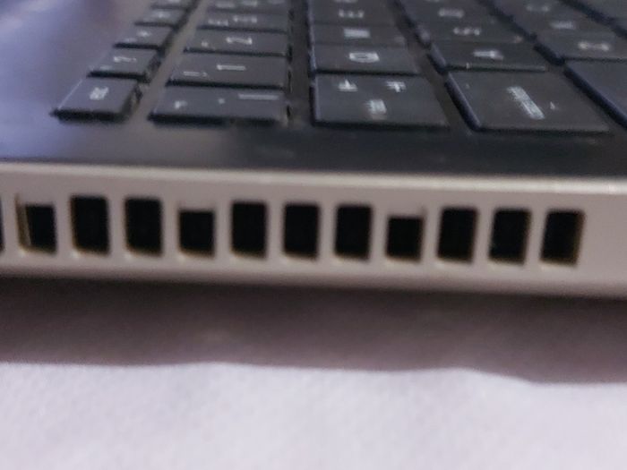HP 15.6 inch Laptop, Model 15-bw066sa, AMD A6-9220 Radeon R4, 5 Compute Cores 2C + 3G, 2.5GHz, 4GB Ram, 1 Terrabyte HDD,Windows 10, Microsoft Edge, Chrome and VLC