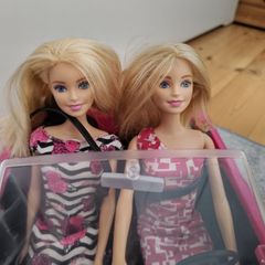 Barbie dolls and car
