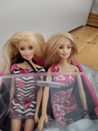 Barbie dolls and car