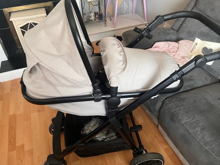 Baby travel system and baby rocker (collection only)
