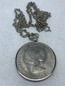 Great Britain 1965 crown pendant and necklace