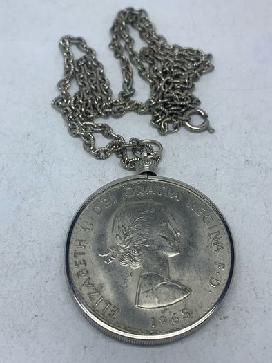 Great Britain 1965 crown pendant and necklace