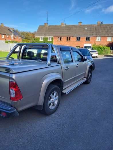 isuzu dmax
