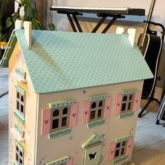 beautiful doll house