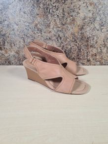 Womens Clarks Kyarra Aster Light Tan Leather Sandals Wedges Shoes Size Uk 5.5 D Eu 39 Brand New