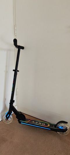 Kids scooter with lights