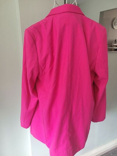 hot pink H&M blazer